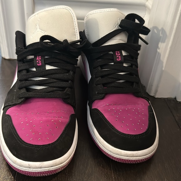 Nike Jordan 1 low size 7 - Picture 3 of 5
